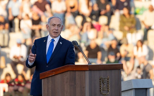 Prime Minister Benjamin Netanyahu at the graduation of an IDF officers' course, October 30, 2025. (photo: Noam Revkin Fenton, Flash90)